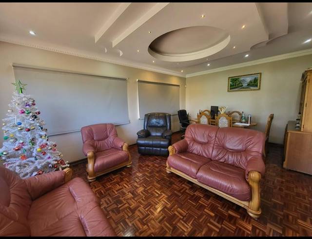 5 BEDROOM HOUSE FOR SALE IN LOTUSVILLE